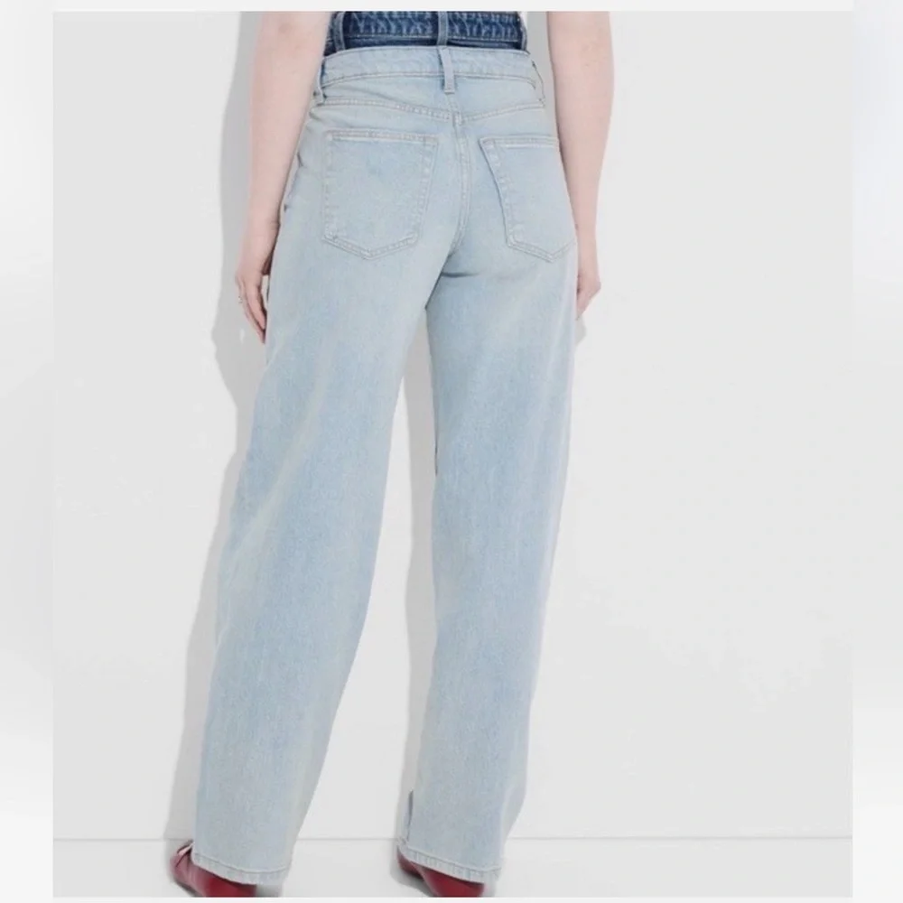 Woman’s Detachable Double Waist Mid Rise Straight Leg Lightwash